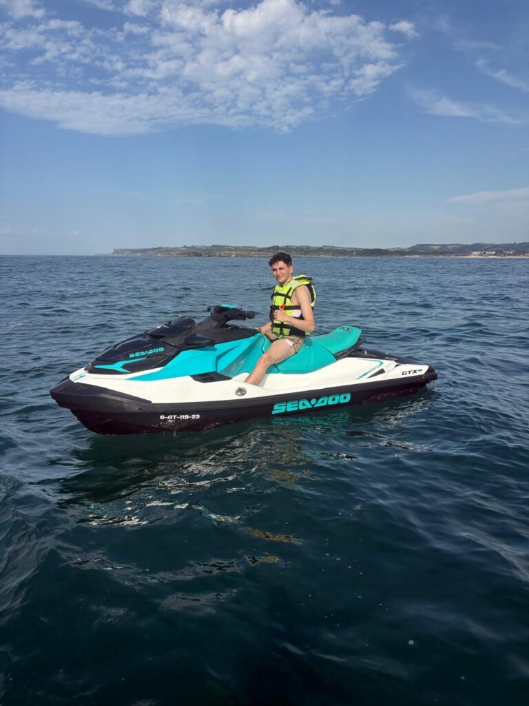 0ef8dcb7 dfe6 41c8 98a1 bebcd2634bfc Alquiler de motos de Agua en Santander