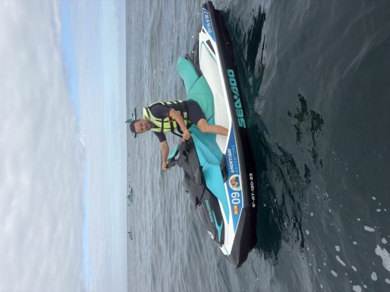 Moto de agua en la bah&iacute;a de Santander con North Bay Adventure