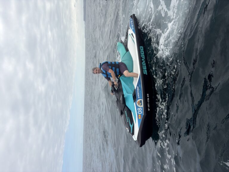 Moto de agua en la bah&iacute;a de Santander con North Bay Adventure