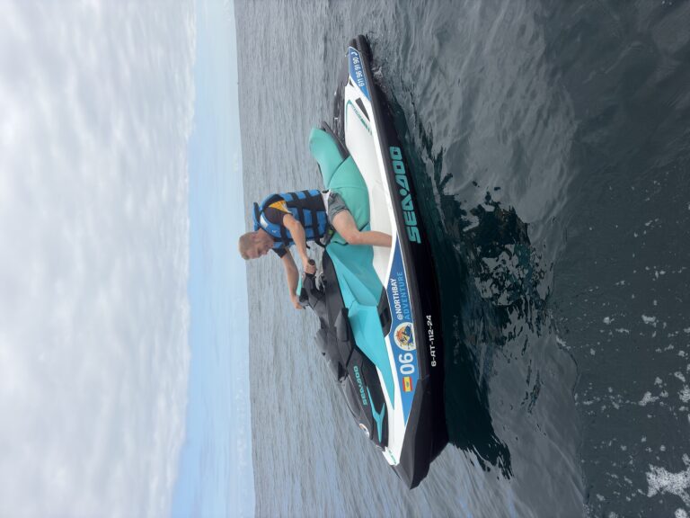 Moto de agua en la bah&iacute;a de Santander con North Bay Adventure