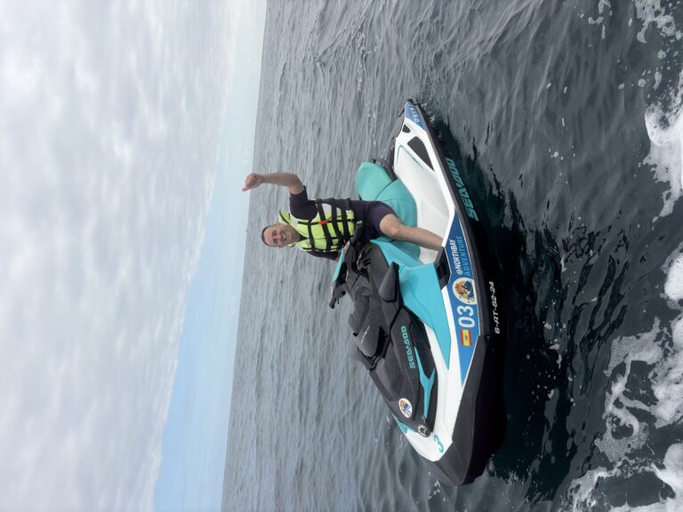 Moto de agua en la bah&iacute;a de Santander con North Bay Adventure