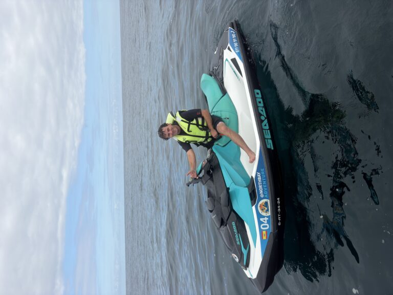 Moto de agua en la bah&iacute;a de Santander con North Bay Adventure