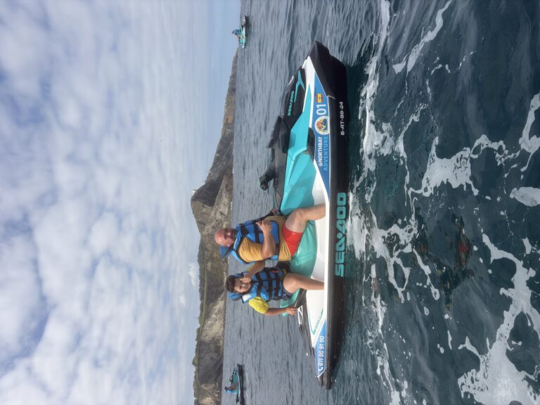 Moto de agua en la bah&iacute;a de Santander con North Bay Adventure