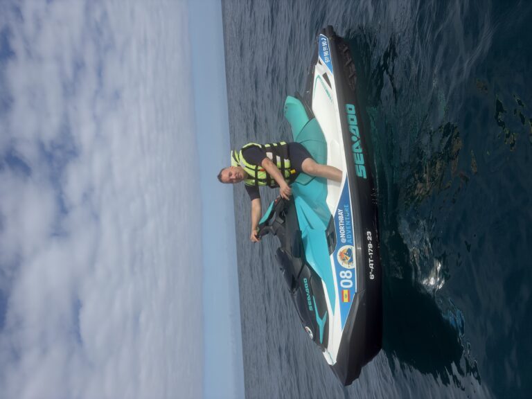 Moto de agua en la bah&iacute;a de Santander con North Bay Adventure